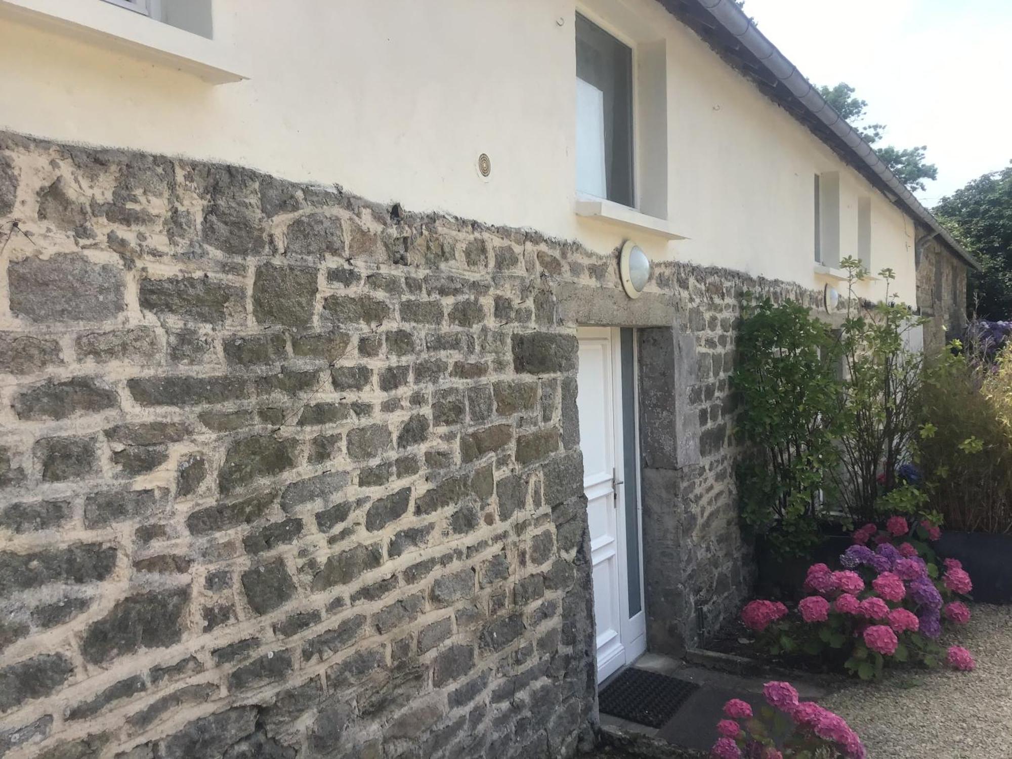 Charmant Gite Avec Exterieur Et Piscine Partagee Mespaul Exterior foto
